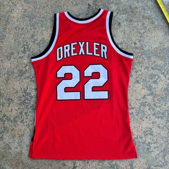 NBA Portland Trail Blazers Clyde Drexler Jersey #22 - Picture 6 of 6
